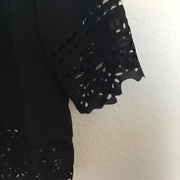 Laser cut crop top - Picture 3 of 3